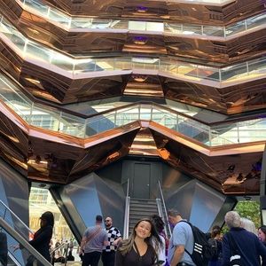 Meet your Posher, Lauren